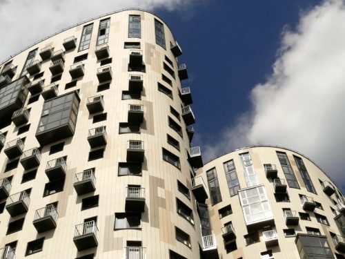 Multi-storey apartment building with external windows