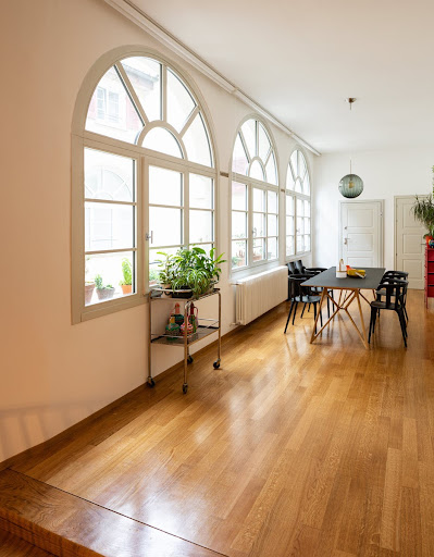 An image of Arch Head Windows in a home